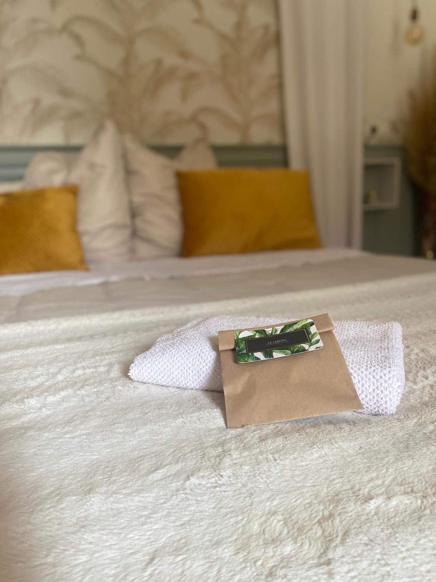 Le Jardin Hotel Aspiran Luaran gambar
